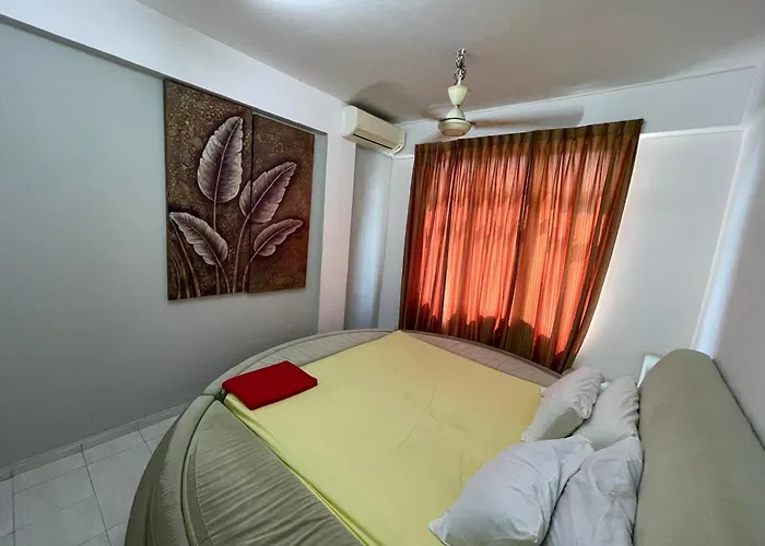 Peaceful Pines 4 Rooms Full Ac & Netflix By Ezyroom Melaka