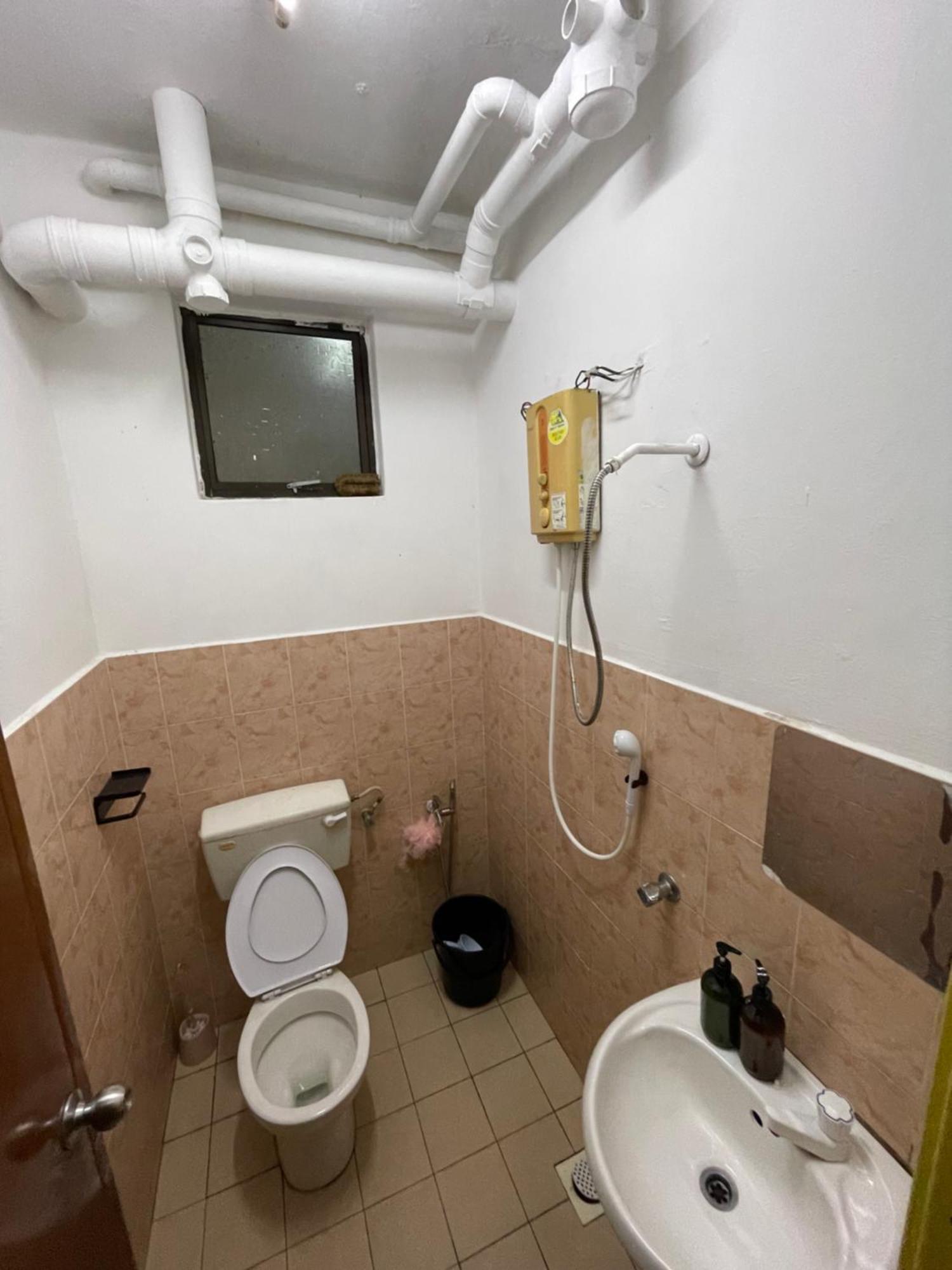 Peaceful Pines 4 Full Ac & Netflix By Ezyroom Melaka Apartment