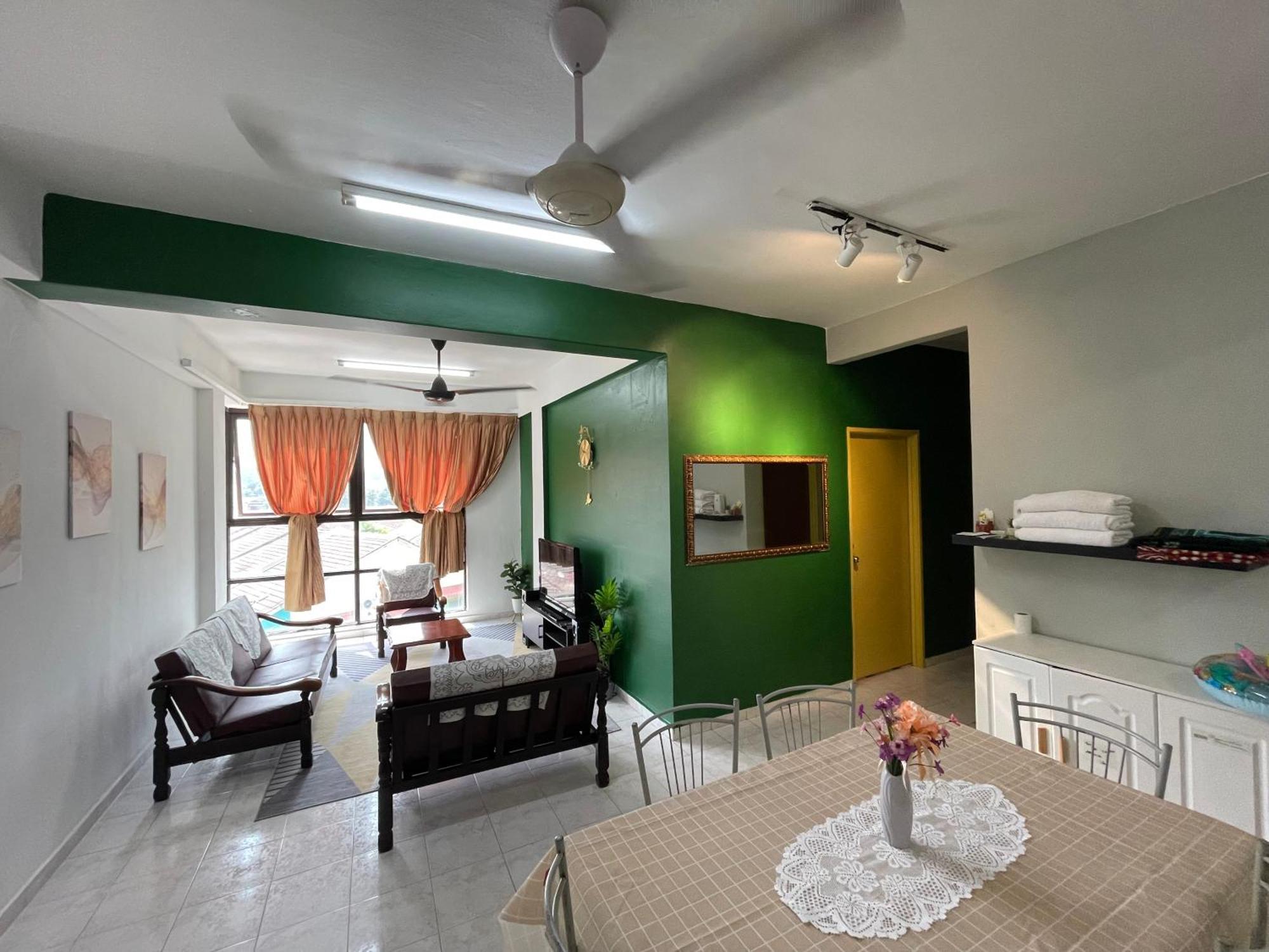 Apartment Peaceful Pines 4 Full Ac & Netflix By Ezyroom Melaka