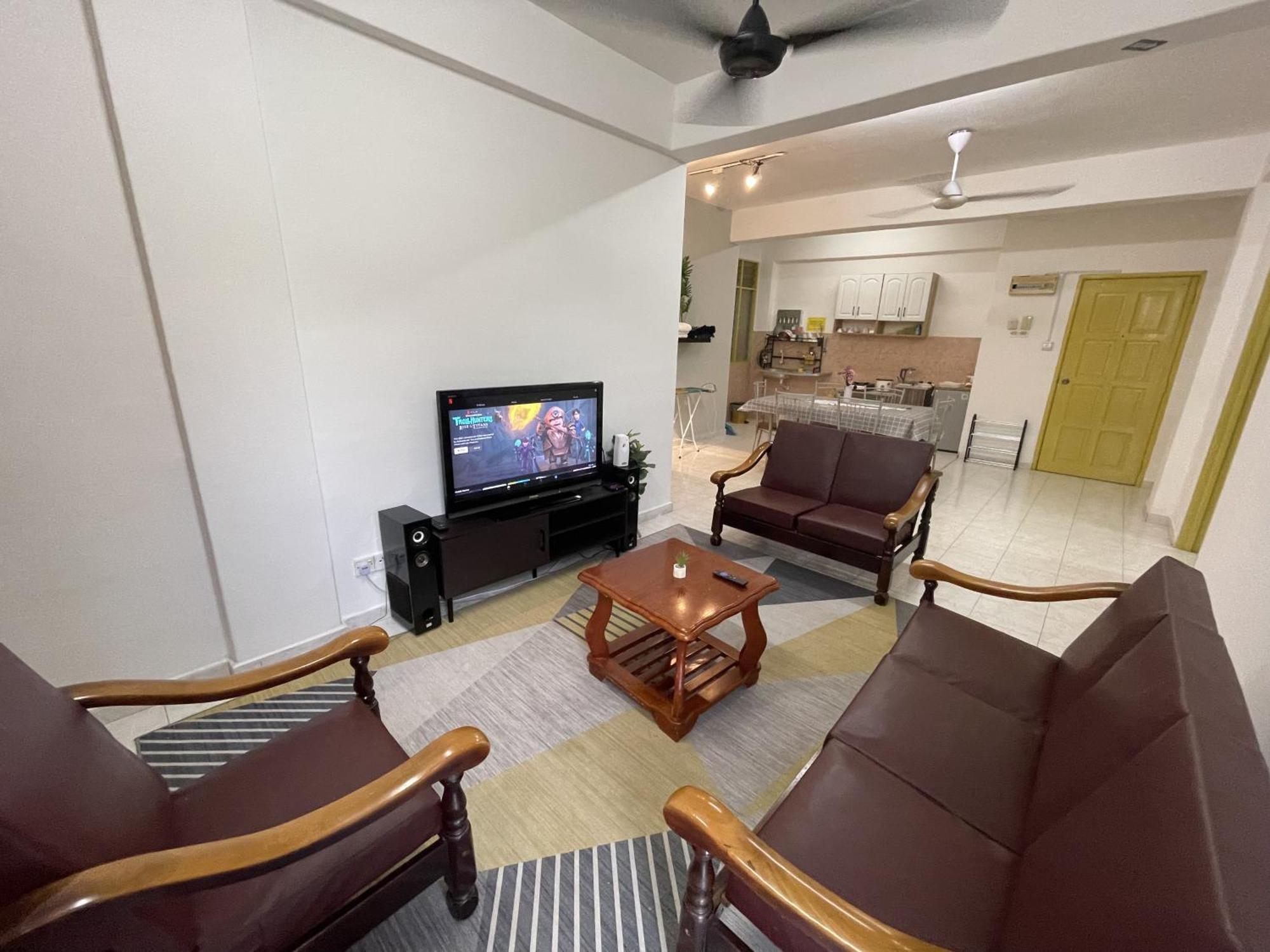 Peaceful Pines 4 Full Ac & Netflix By Ezyroom Melaka Ayer Keroh