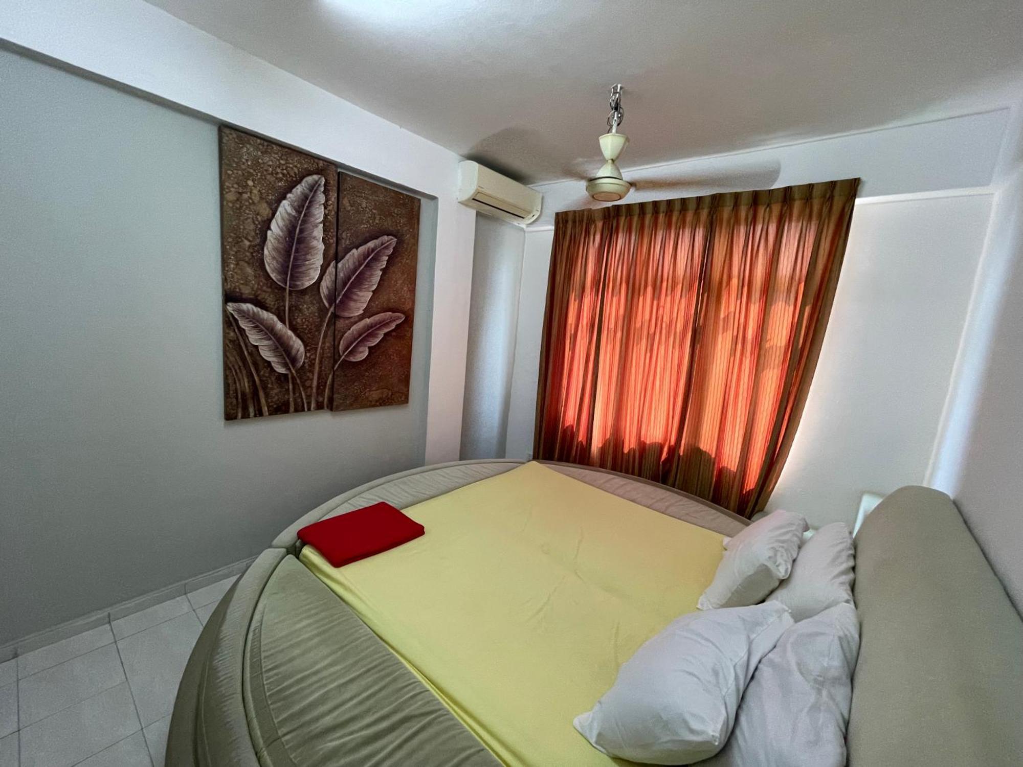 Peaceful Pines 4 Full Ac & Netflix By Ezyroom Melaka Apartment *