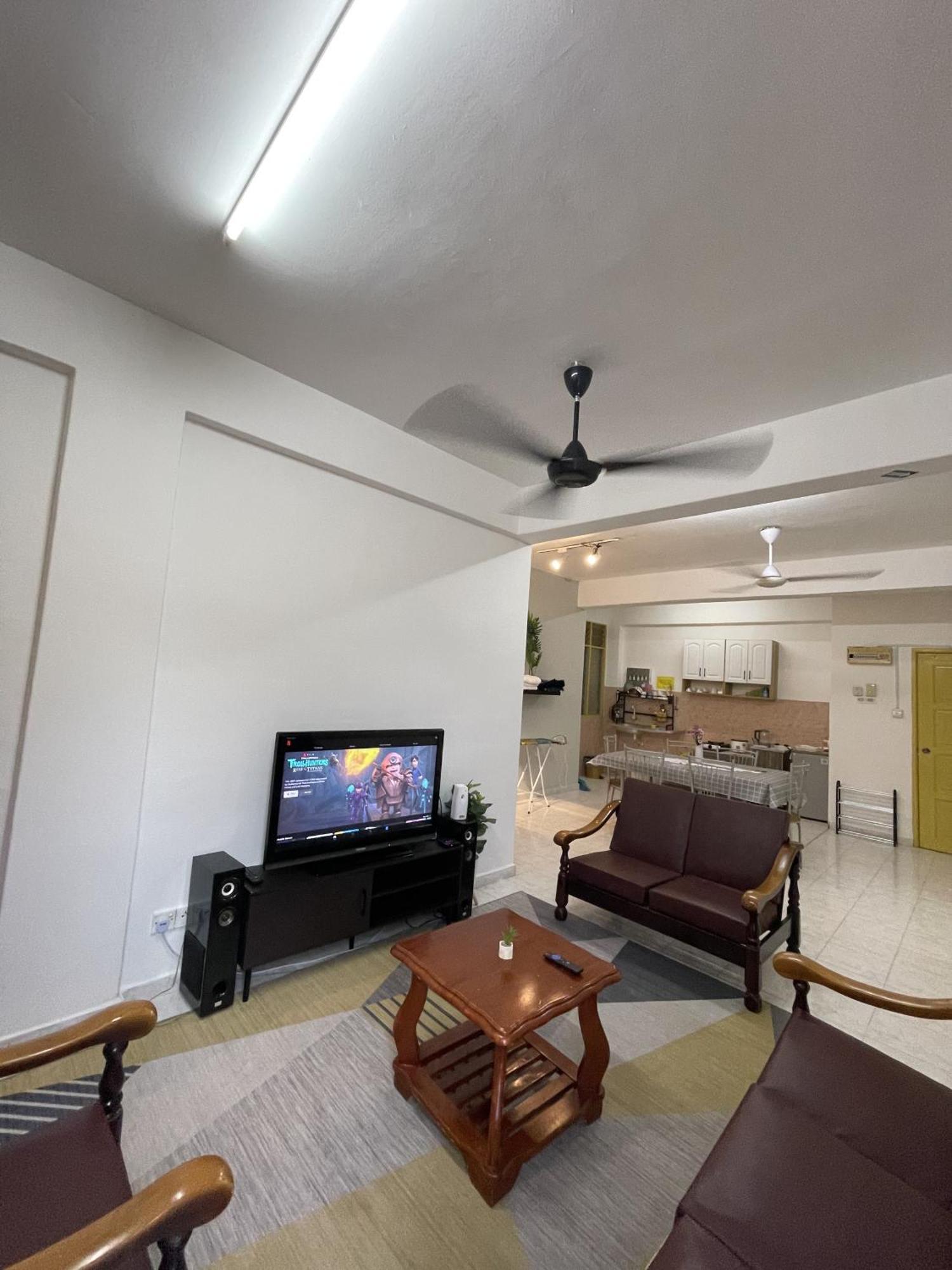 Peaceful Pines 4 Full Ac & Netflix By Ezyroom Melaka * Ayer Keroh
