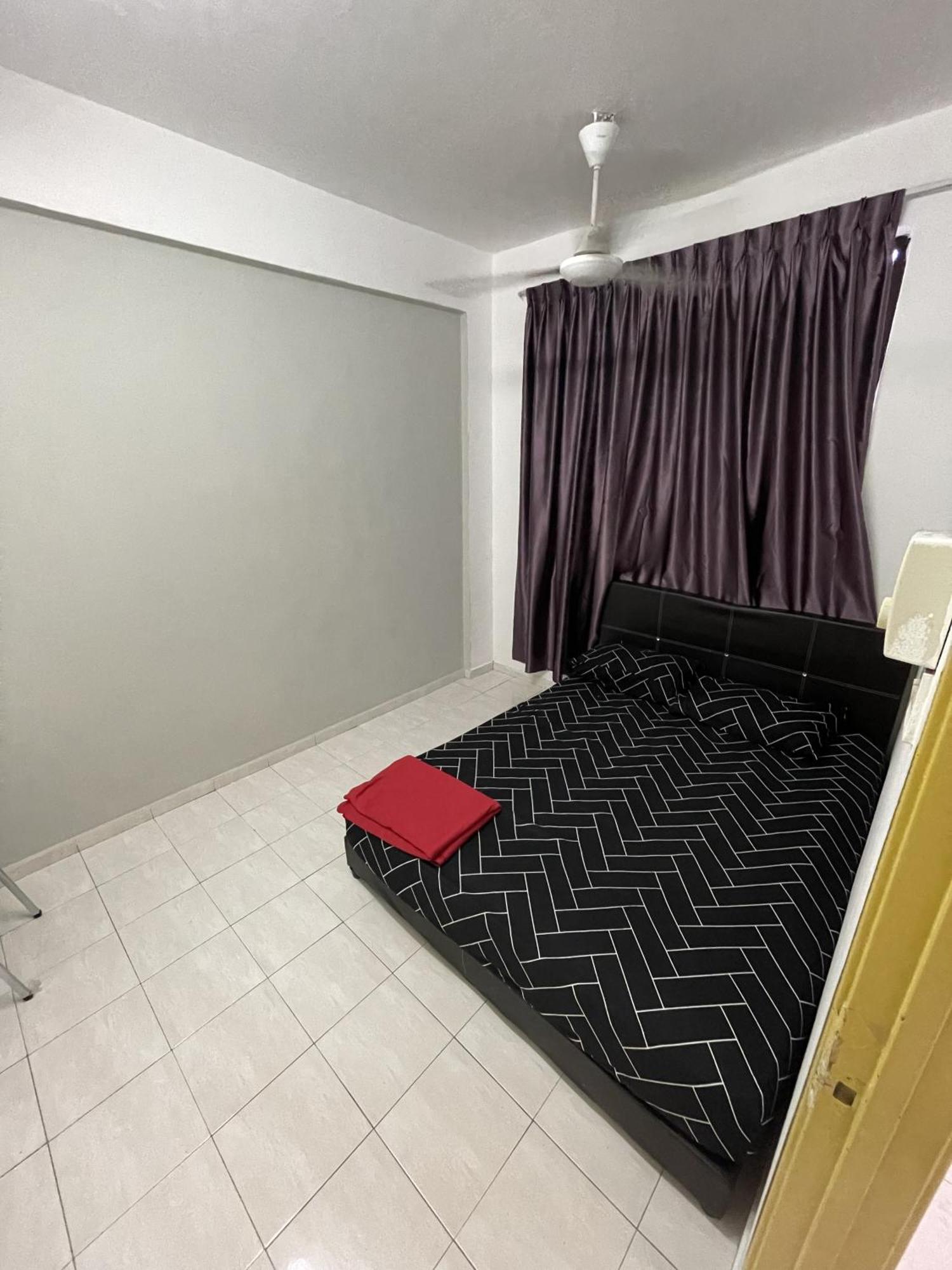 Peaceful Pines 4 Full Ac & Netflix By Ezyroom Melaka Apartment