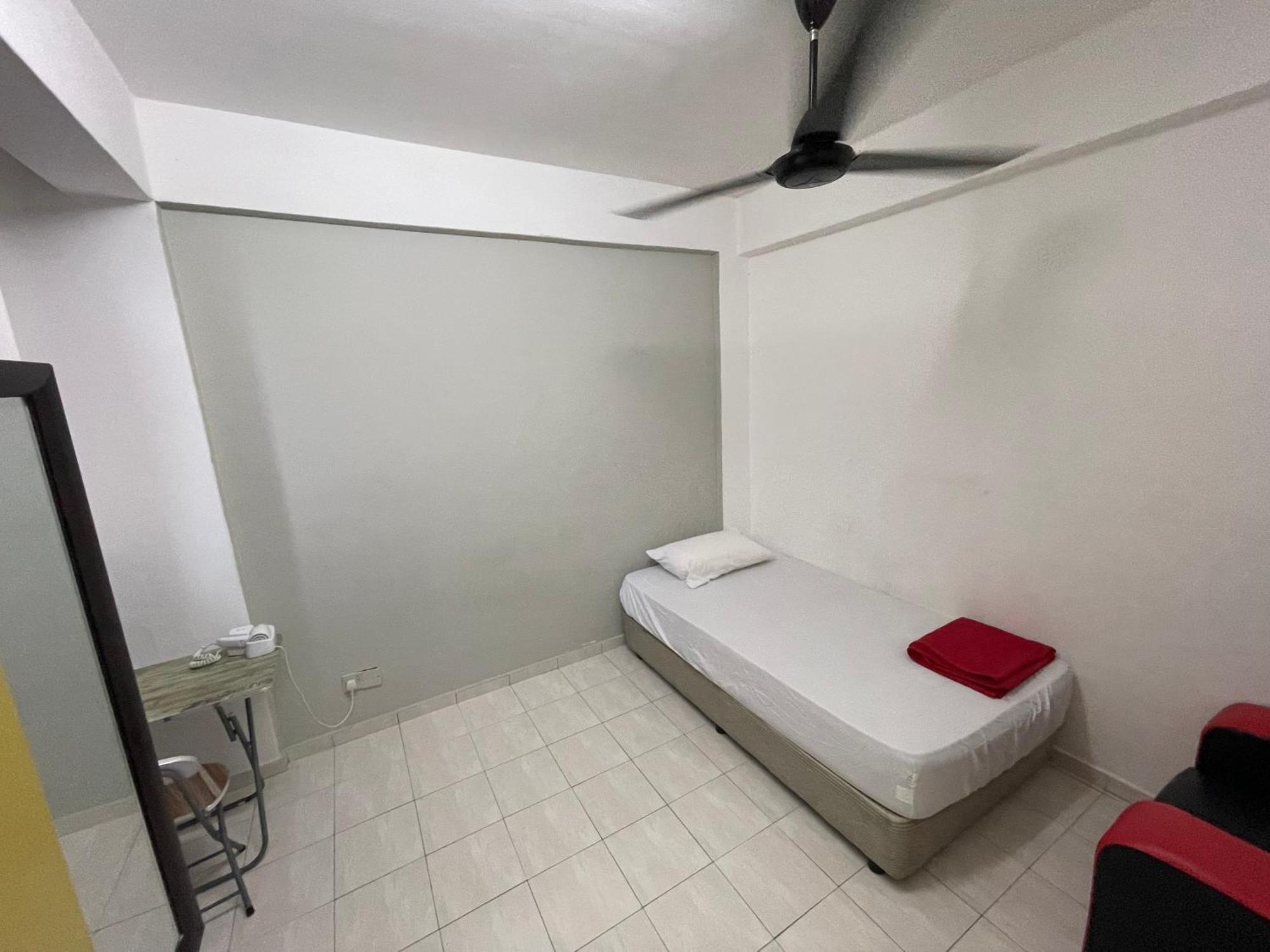 Peaceful Pines 4 Full Ac & Netflix By Ezyroom Melaka Ayer Keroh